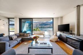 Lakefront View Apartment with Sauna